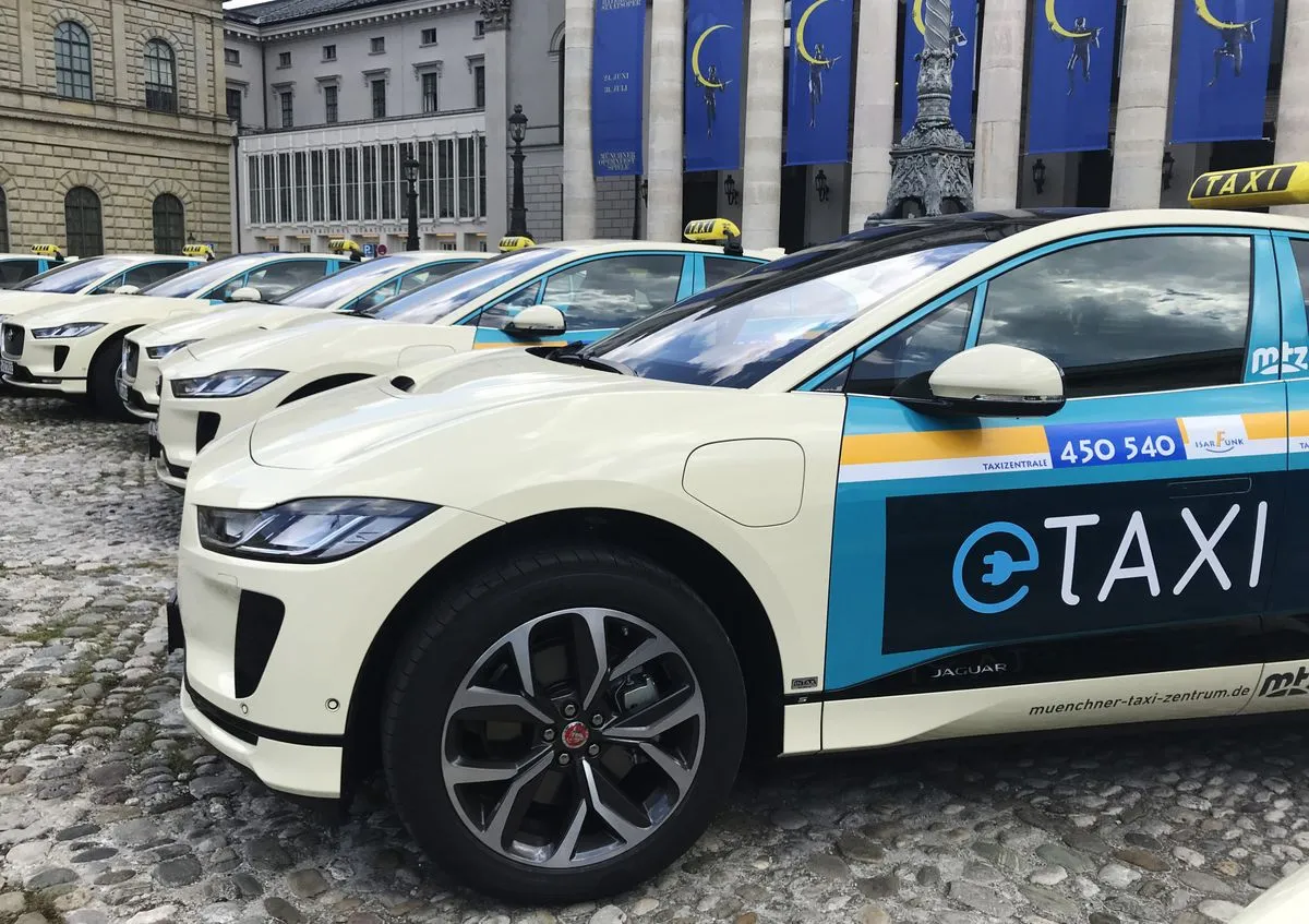 Jaguar-I-Pace-Taxi