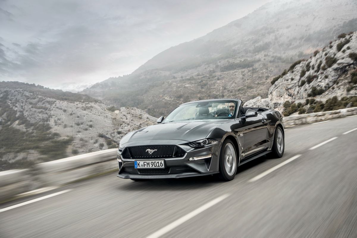 Kabriolet-Ford-Mustang