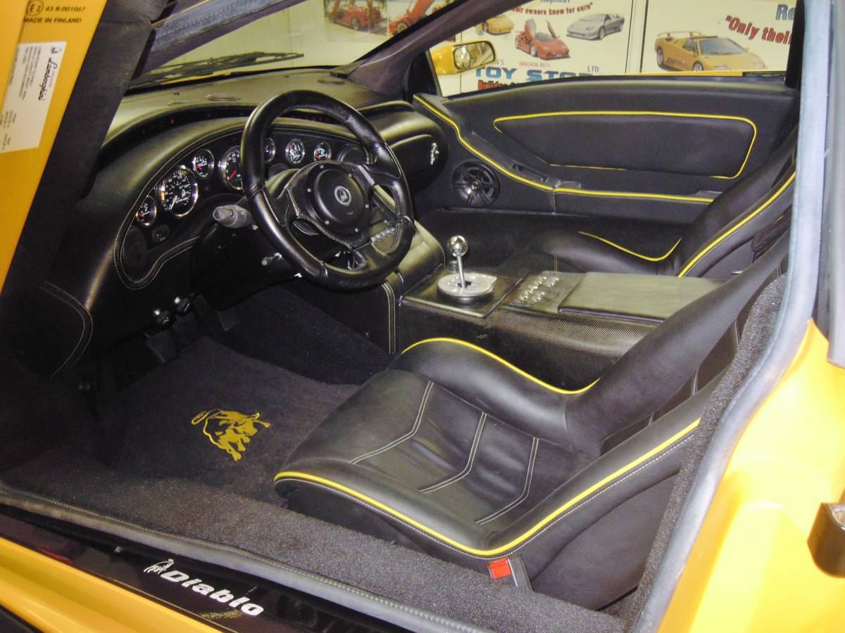 Replika-Lamborghini-Diablo-7