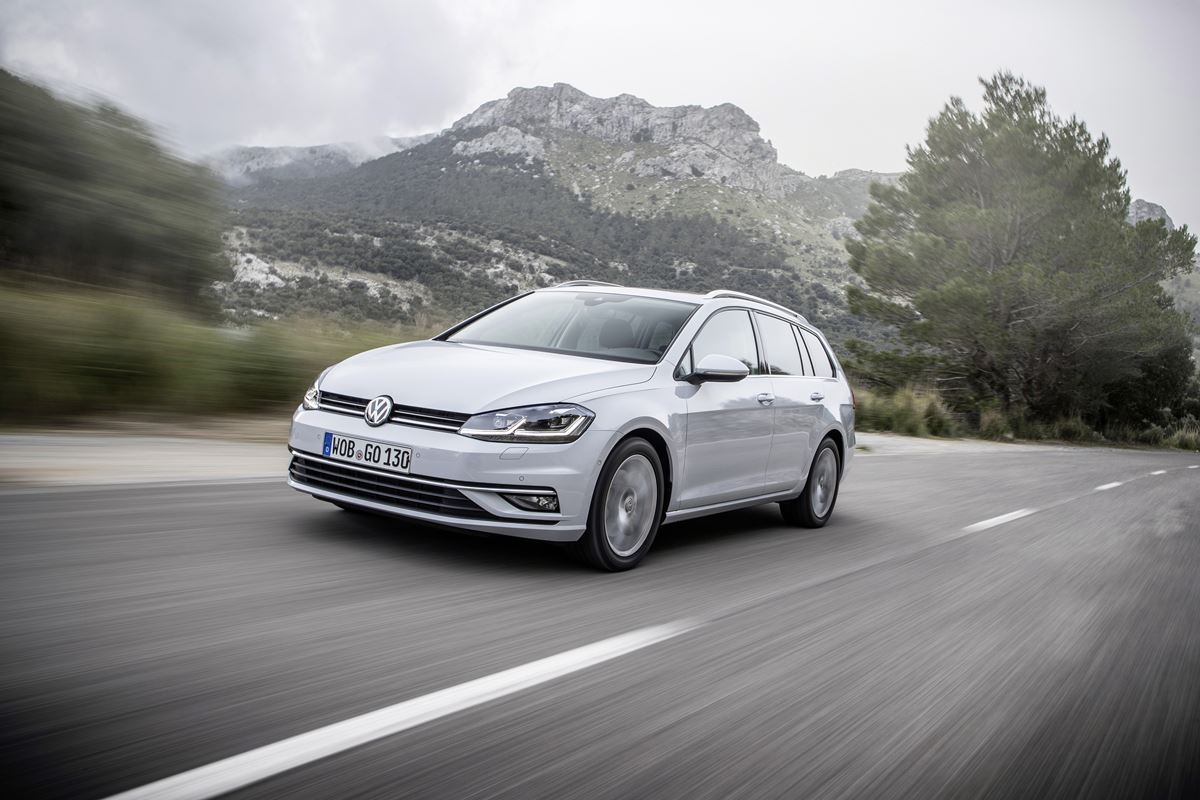 Volkswagen Golf obchodzi 50 urodziny 