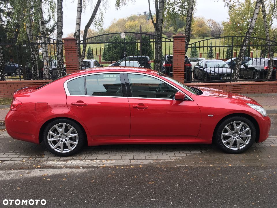 Infiniti G37 