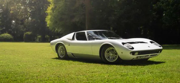 Ci muzycy to mają gust: Lamborghini Miura Roda Stewarta na sprzedaż