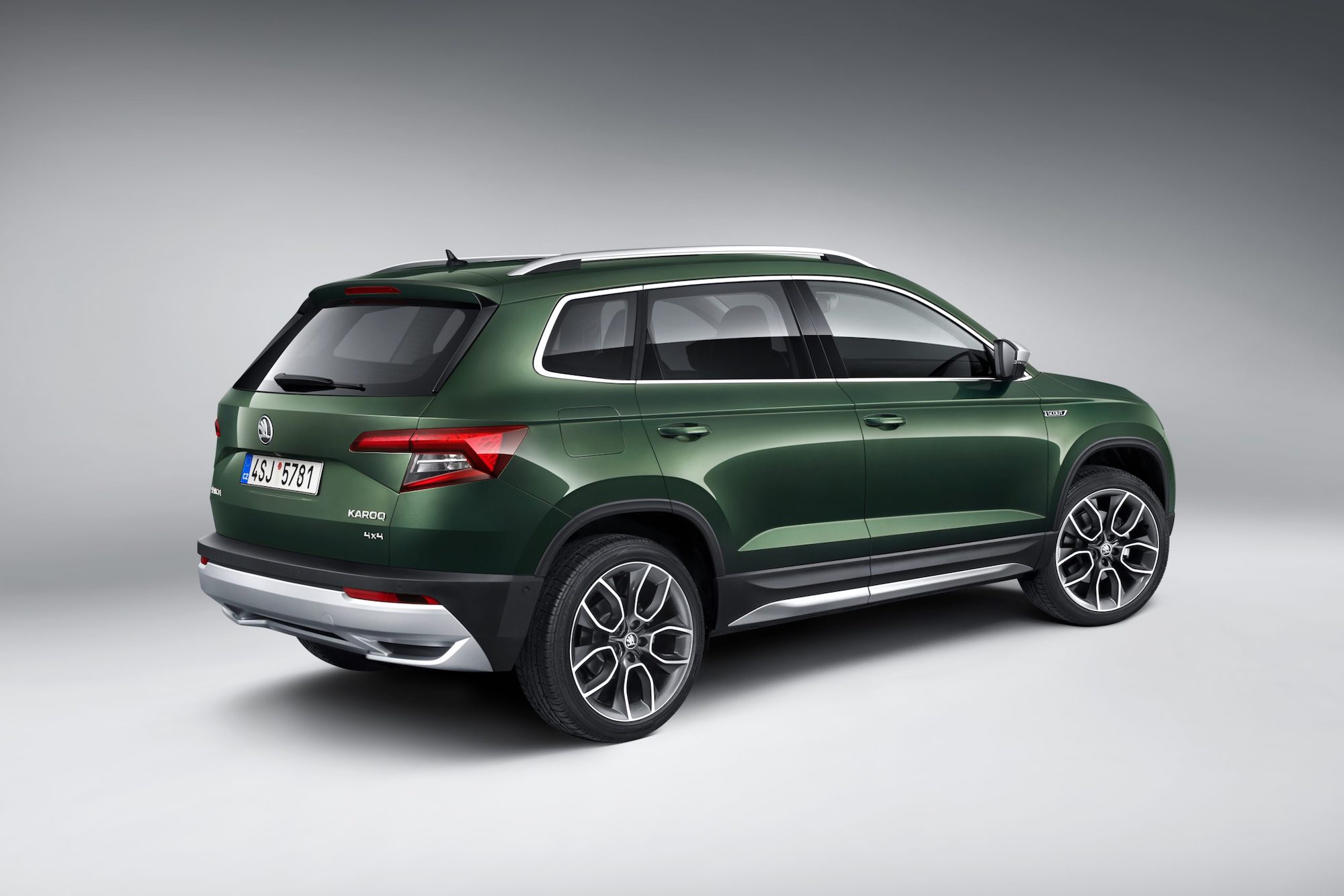 Skoda Karoq w bardziej terenowej wersji &#8211; oto Karoq Scout