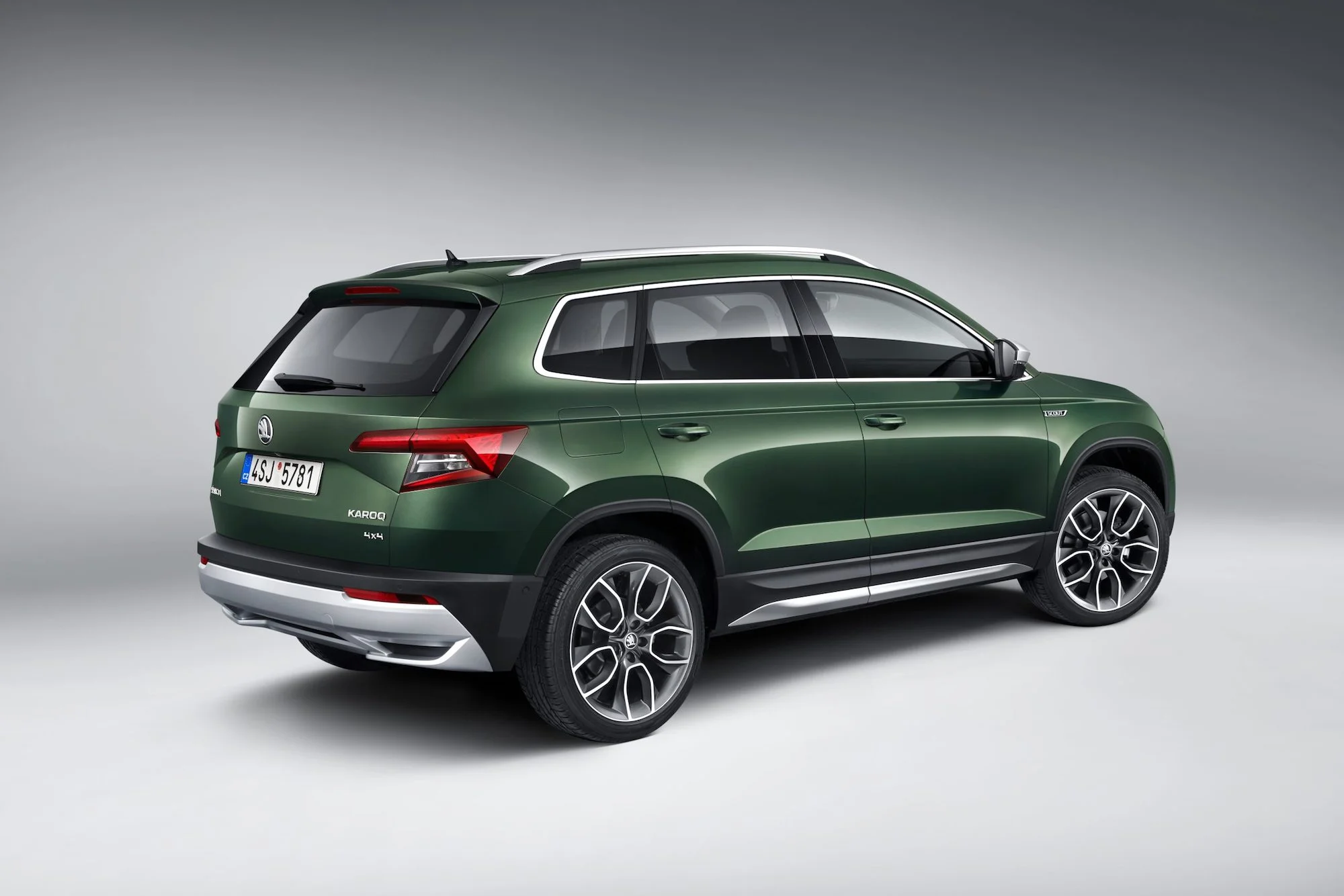 Skoda Karoq w bardziej terenowej wersji – oto Karoq Scout