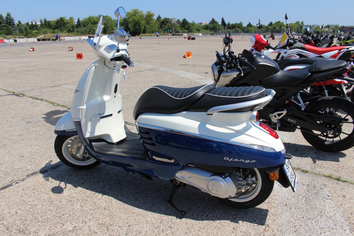 Peugeot Django 