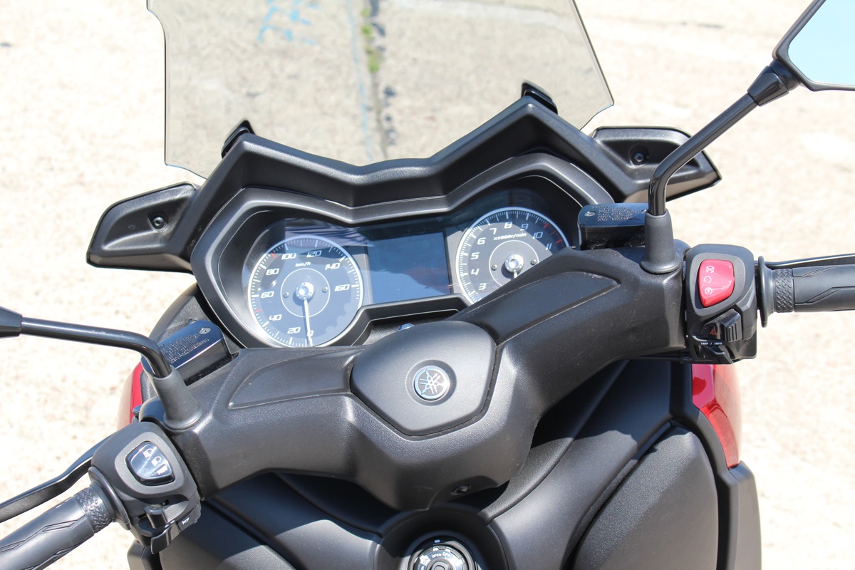 Yamaha X-Max 