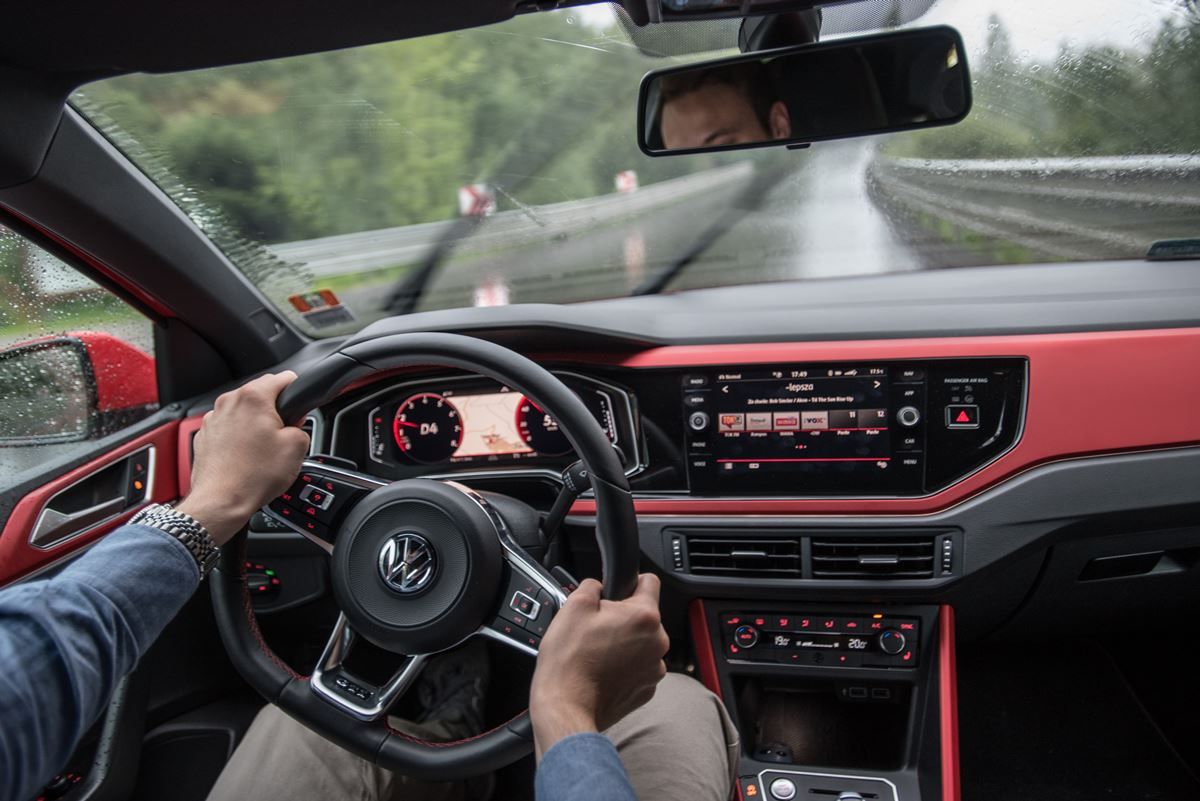 volkswagen-polo-gti-21 