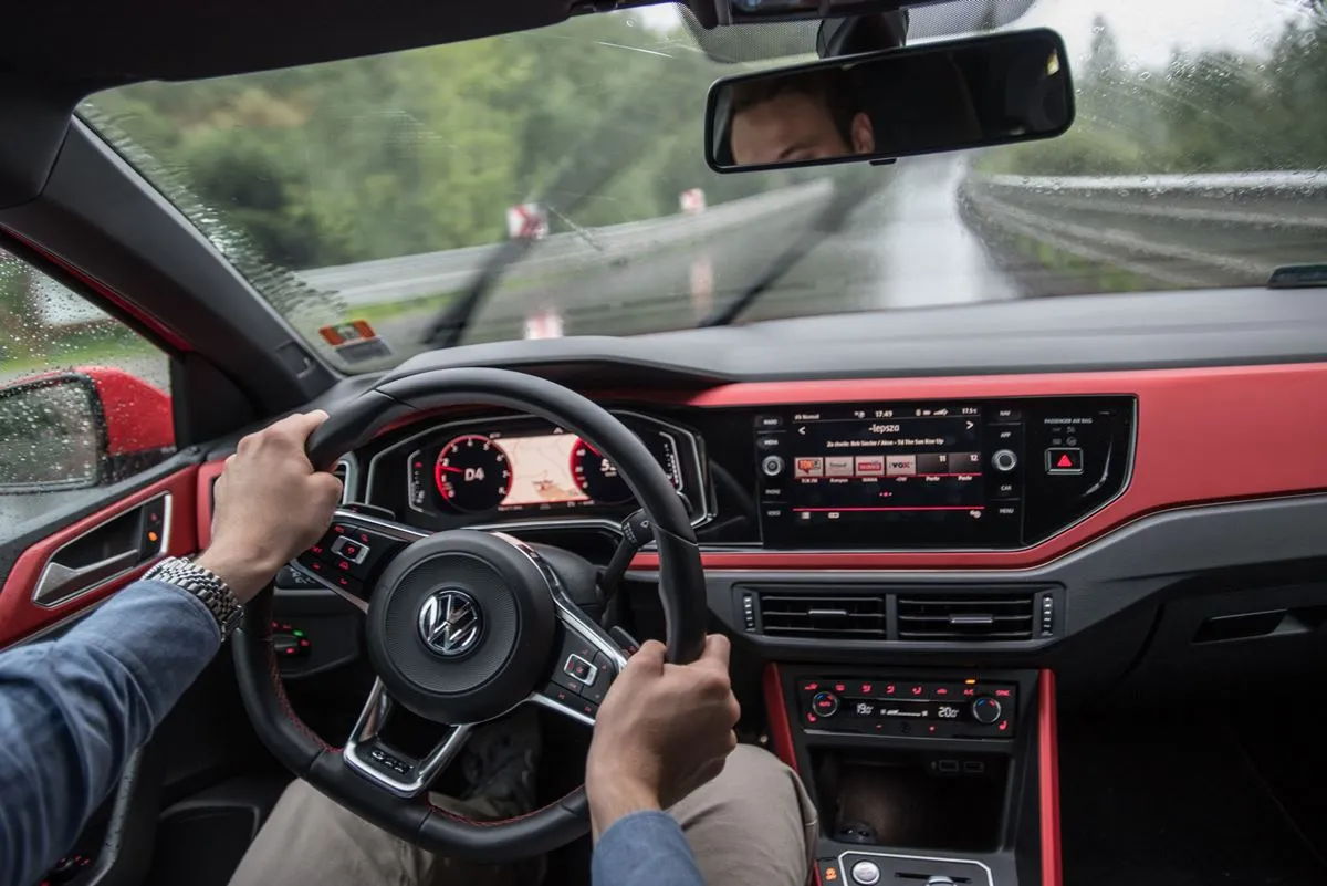 volkswagen-polo-gti-21 