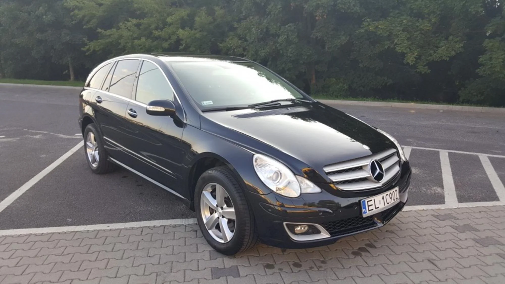 Mercedes R 500