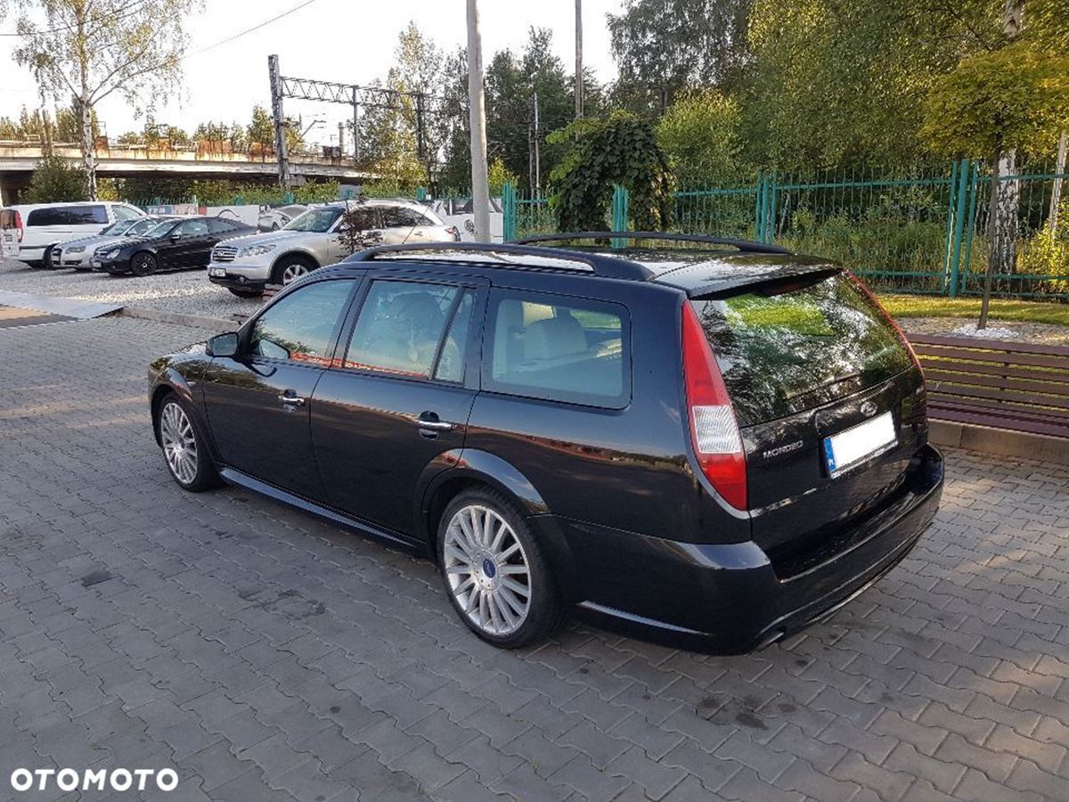 Ford Mondeo ST220 