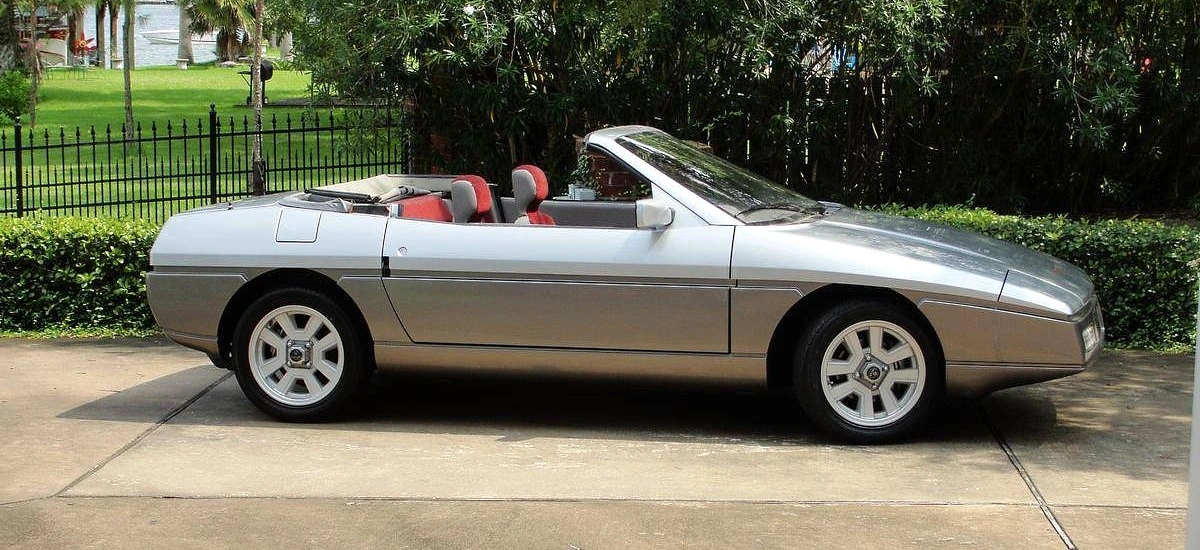 Nudzą Cię stare Mercedesy i Porsche? Lotus X100 może być tym, czego szukasz