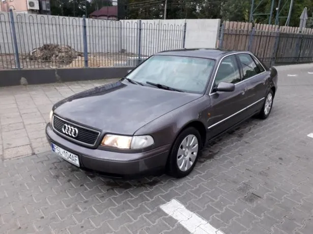 Audi A8 D2