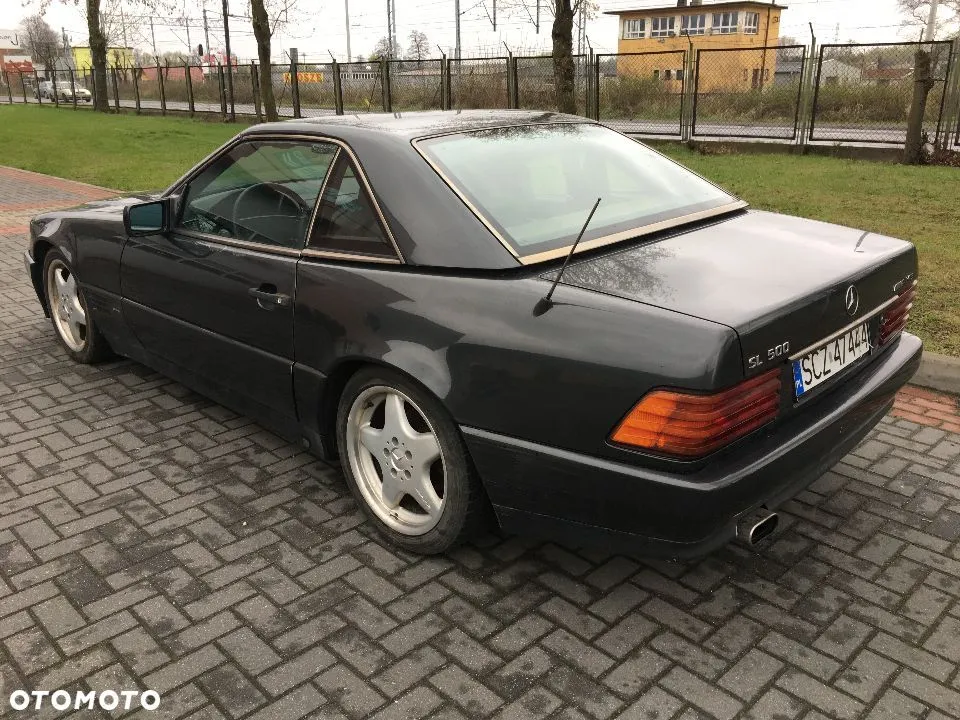 Mercedes R129