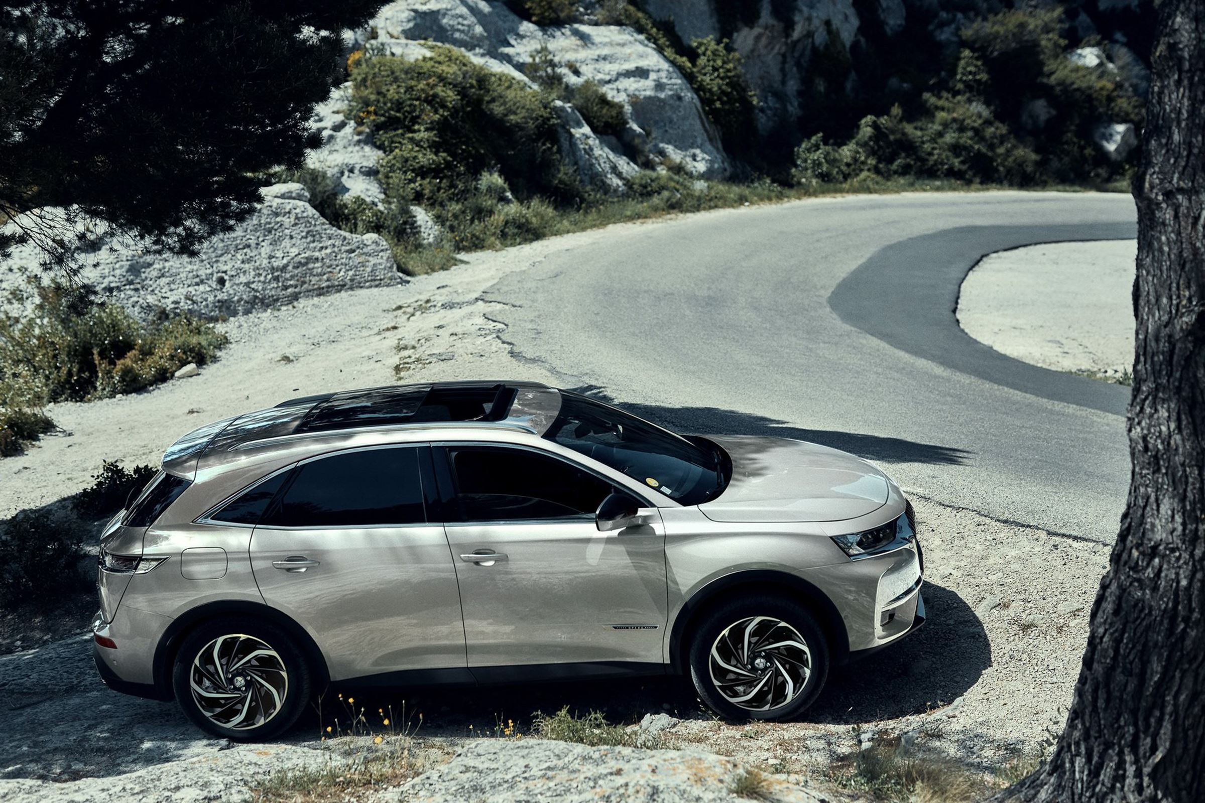 DS 7 Crossback E-Tense hybryda 