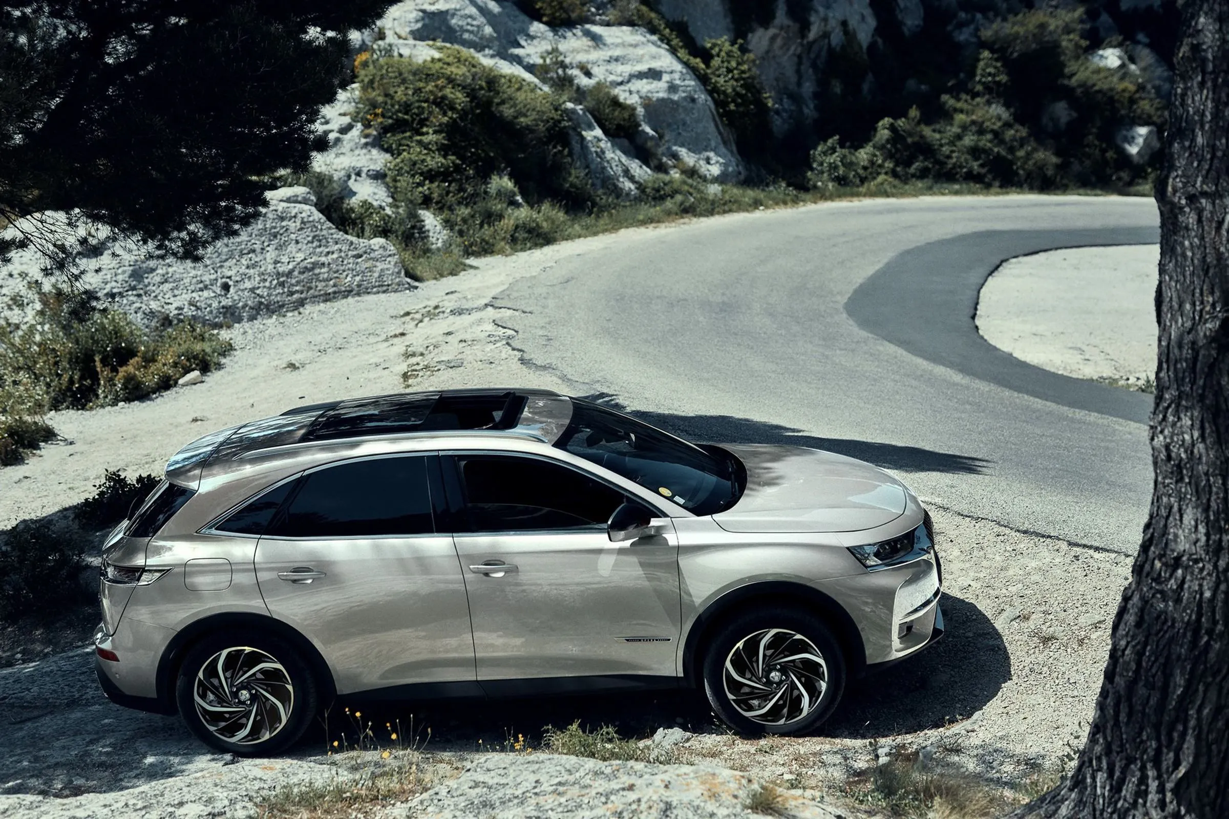 DS 7 Crossback E-Tense hybryda 