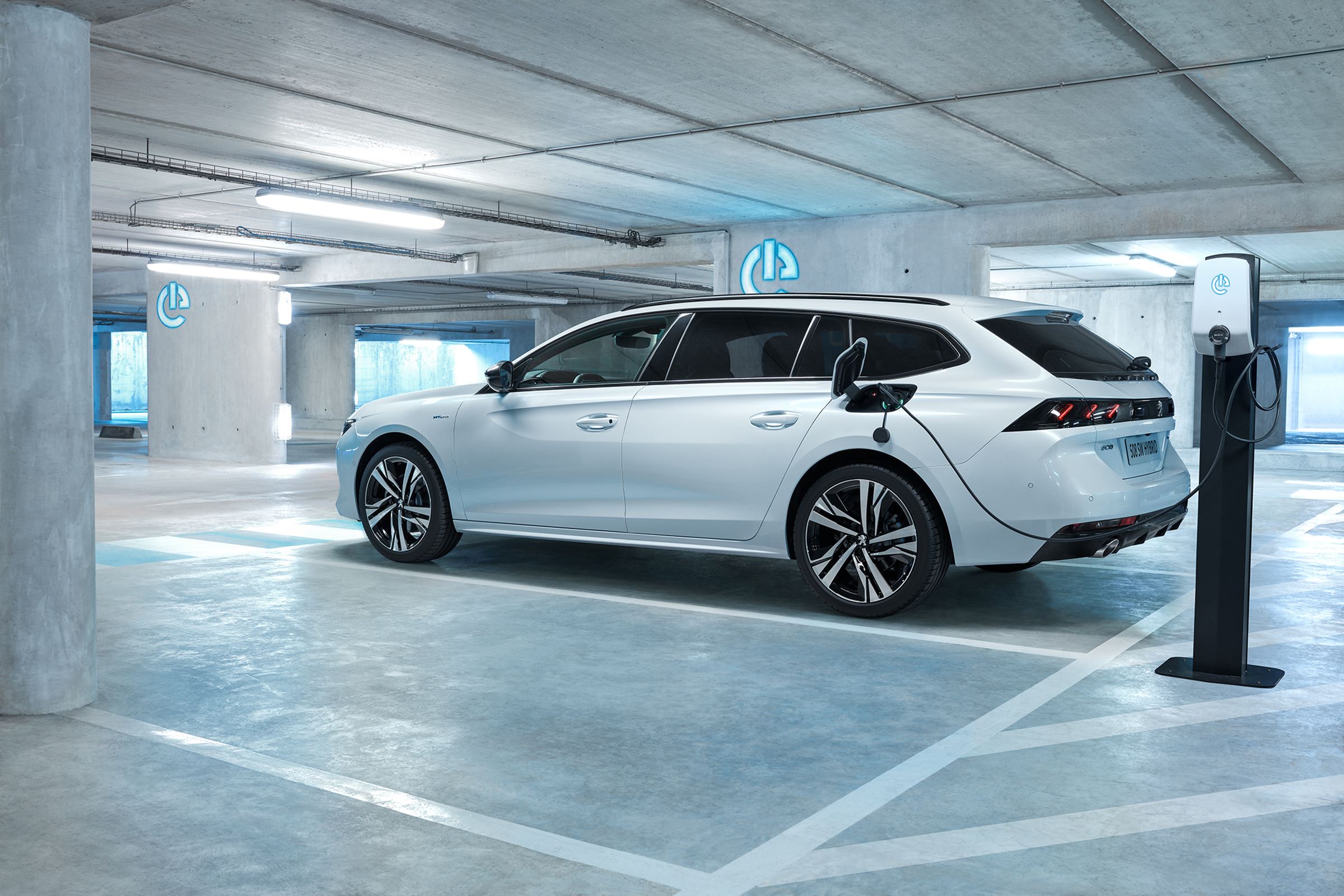 Peugeot 508 SW HYBRID 