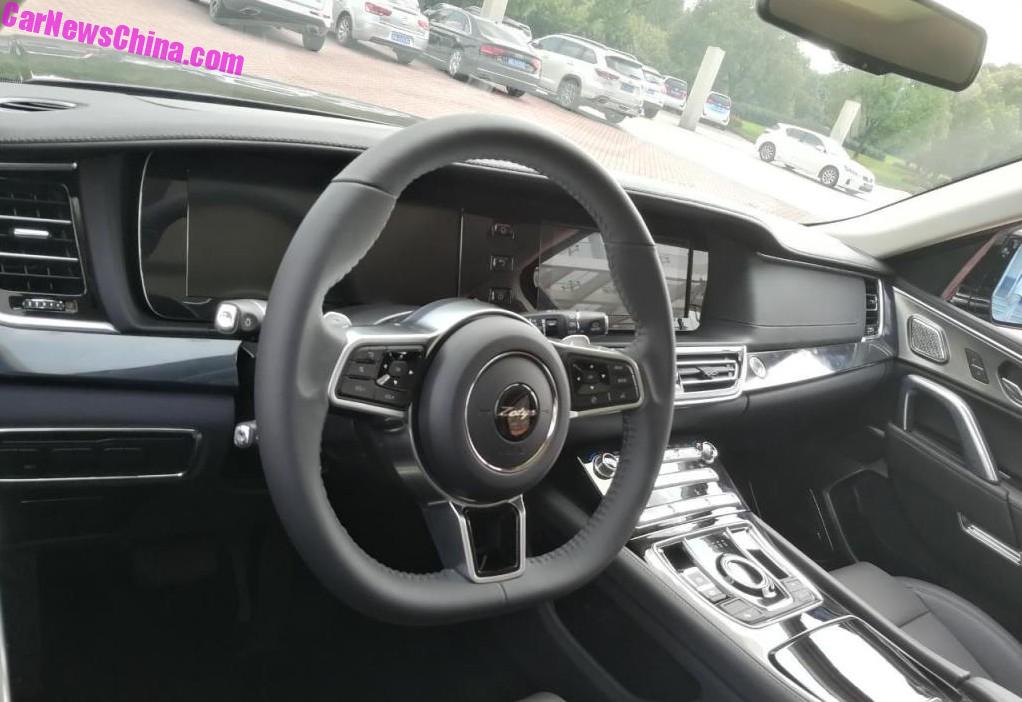 Chiński Range Rover wnętrze 