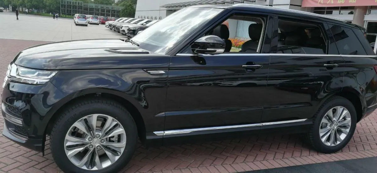 Chińczycy przeszli samych siebie: ich kopia Range Rovera Sport jest niebywale wierna
