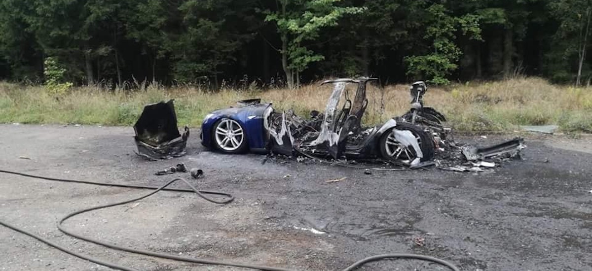 tesla spłonęła w polsce