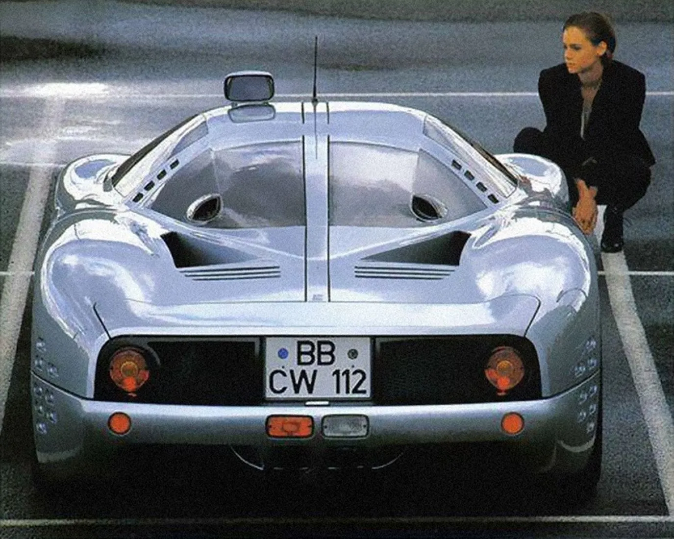 Isdera Commendatore 112i 