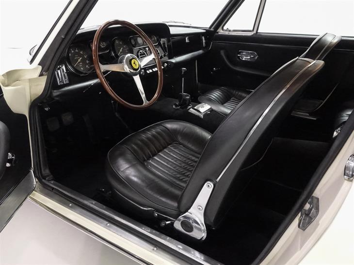enzo ferrari 330 gt