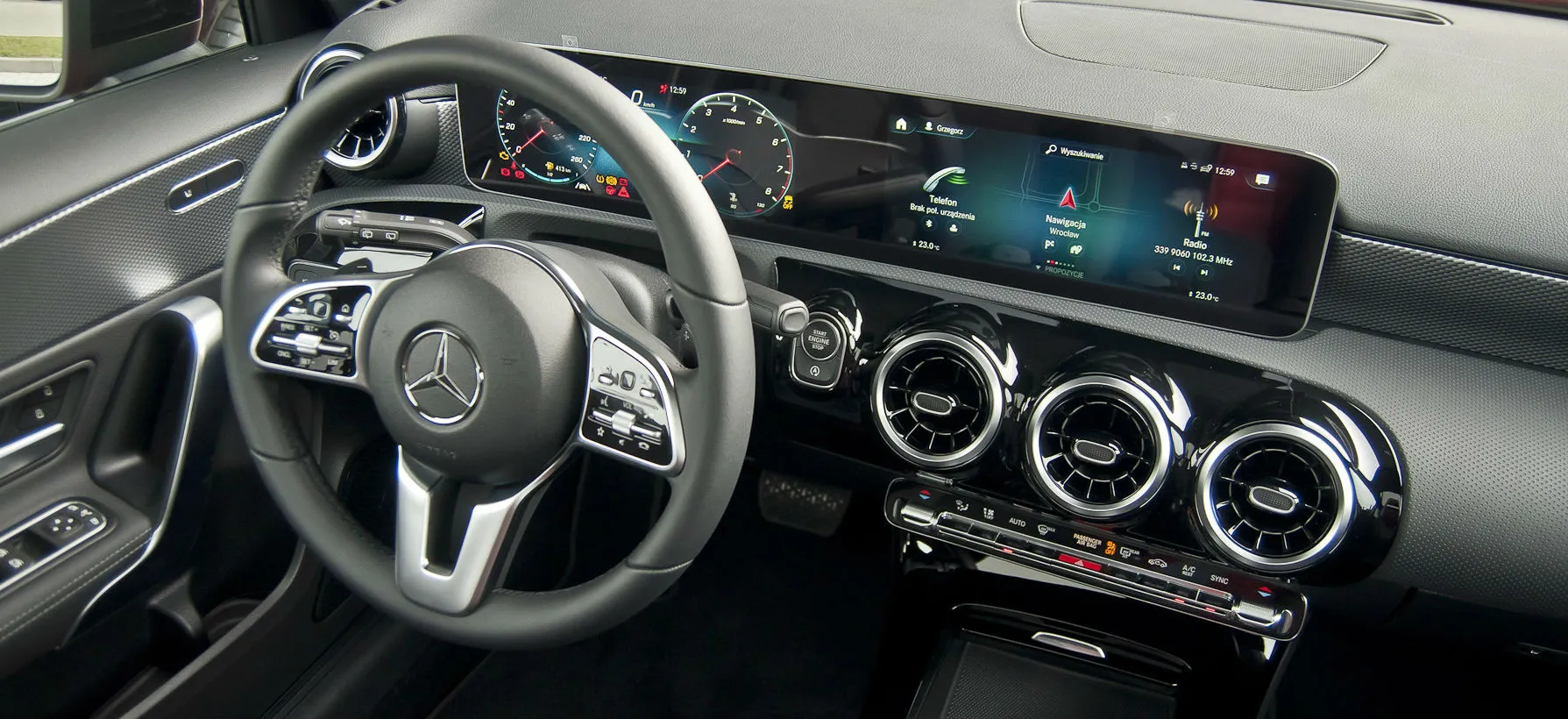 Mercedes klasa A sedan MBUX
