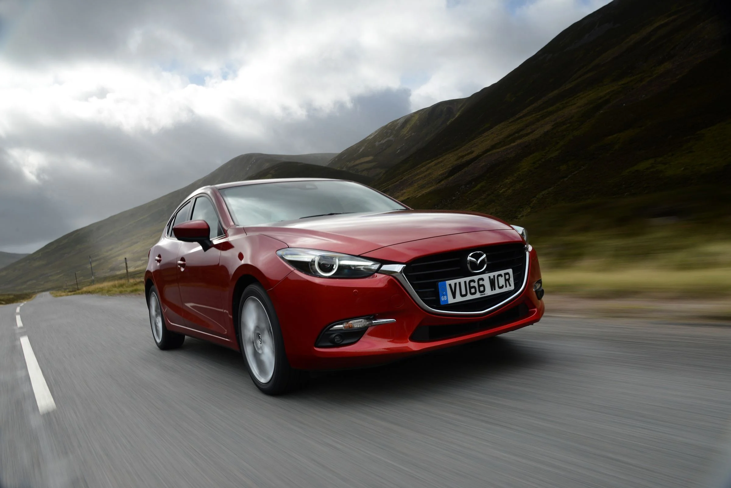 Mazda 3 historia