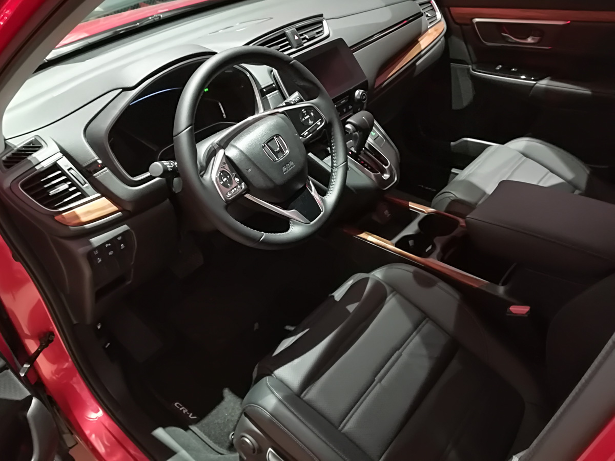Honda CR-V wnętrze 