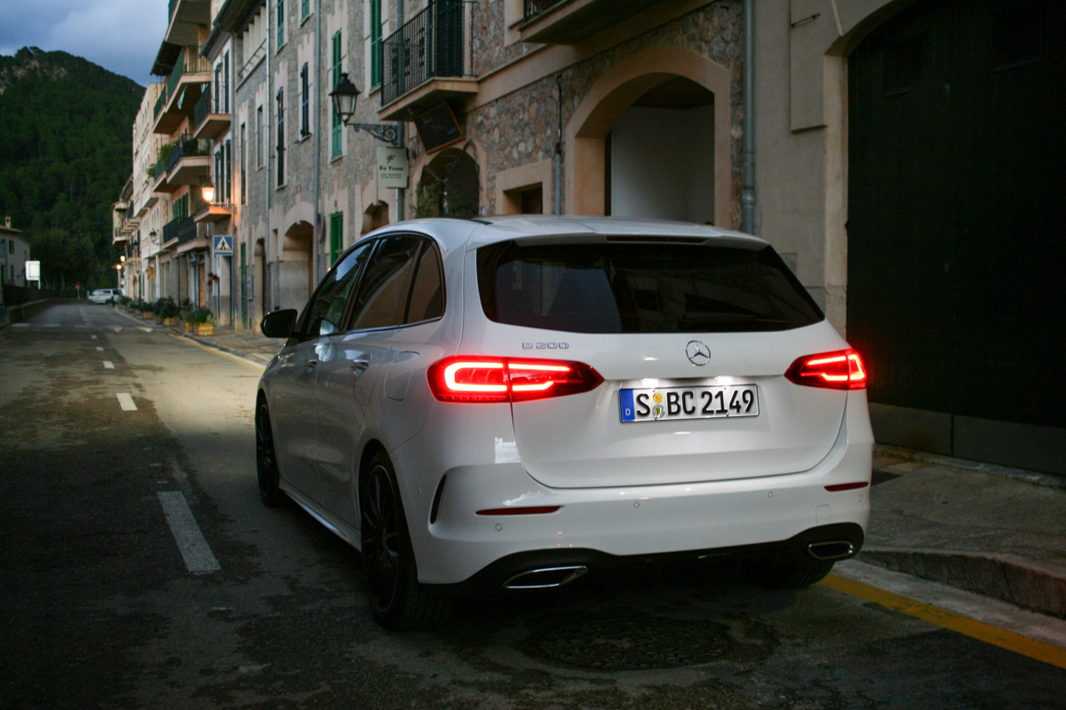 Mercedes B200