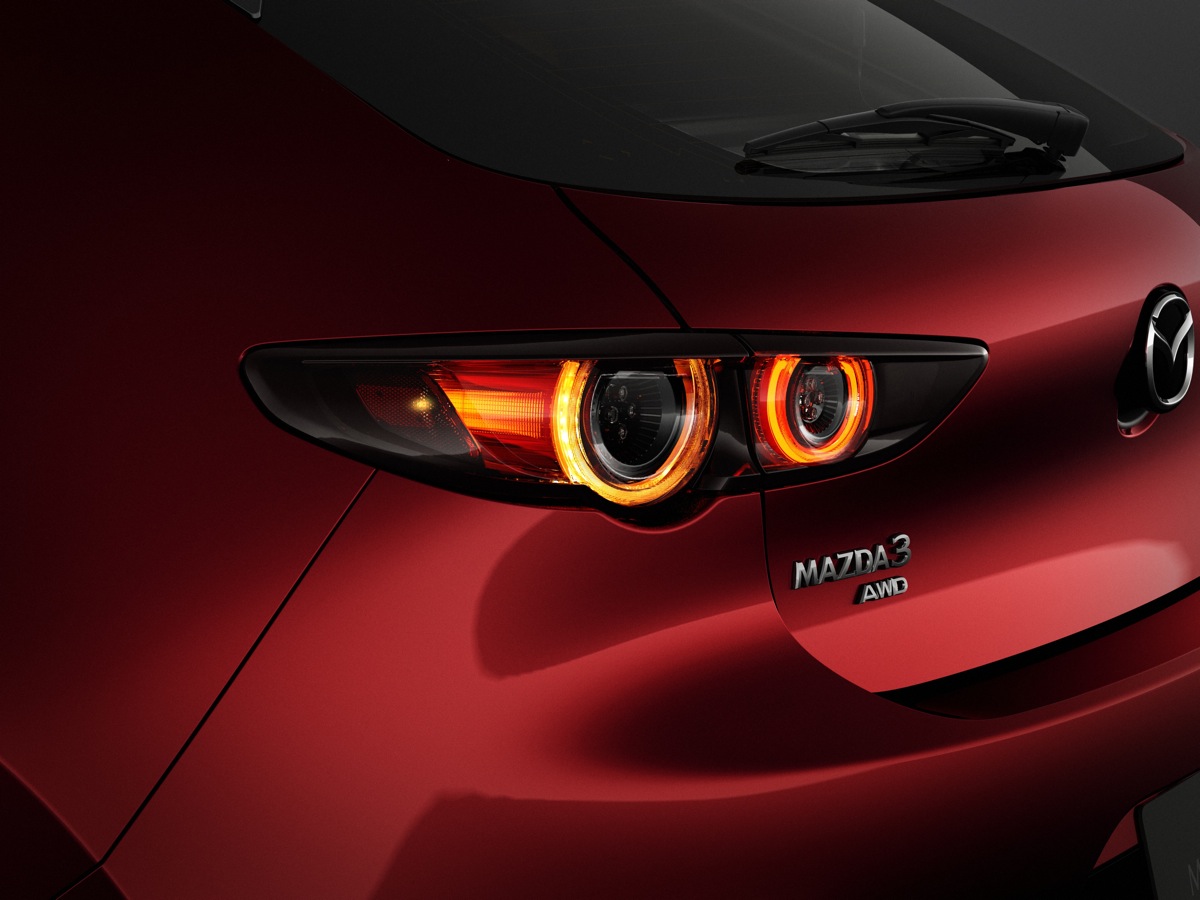 nowa mazda 3 