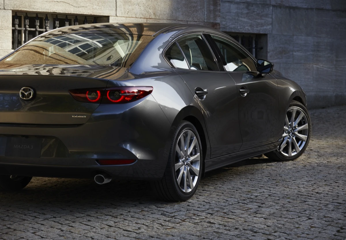 nowa mazda 3 
