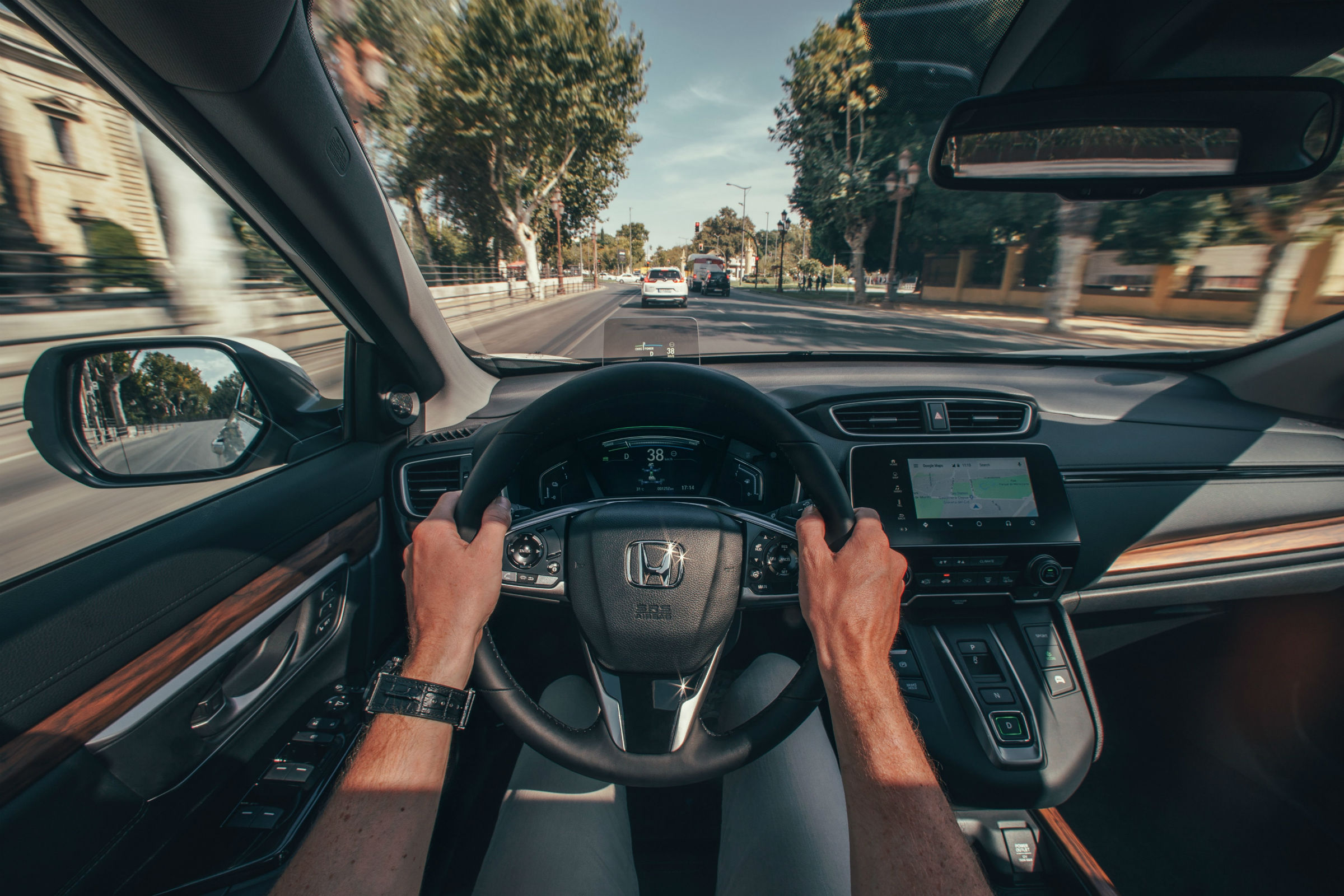 Honda CR-V hybrid cena 