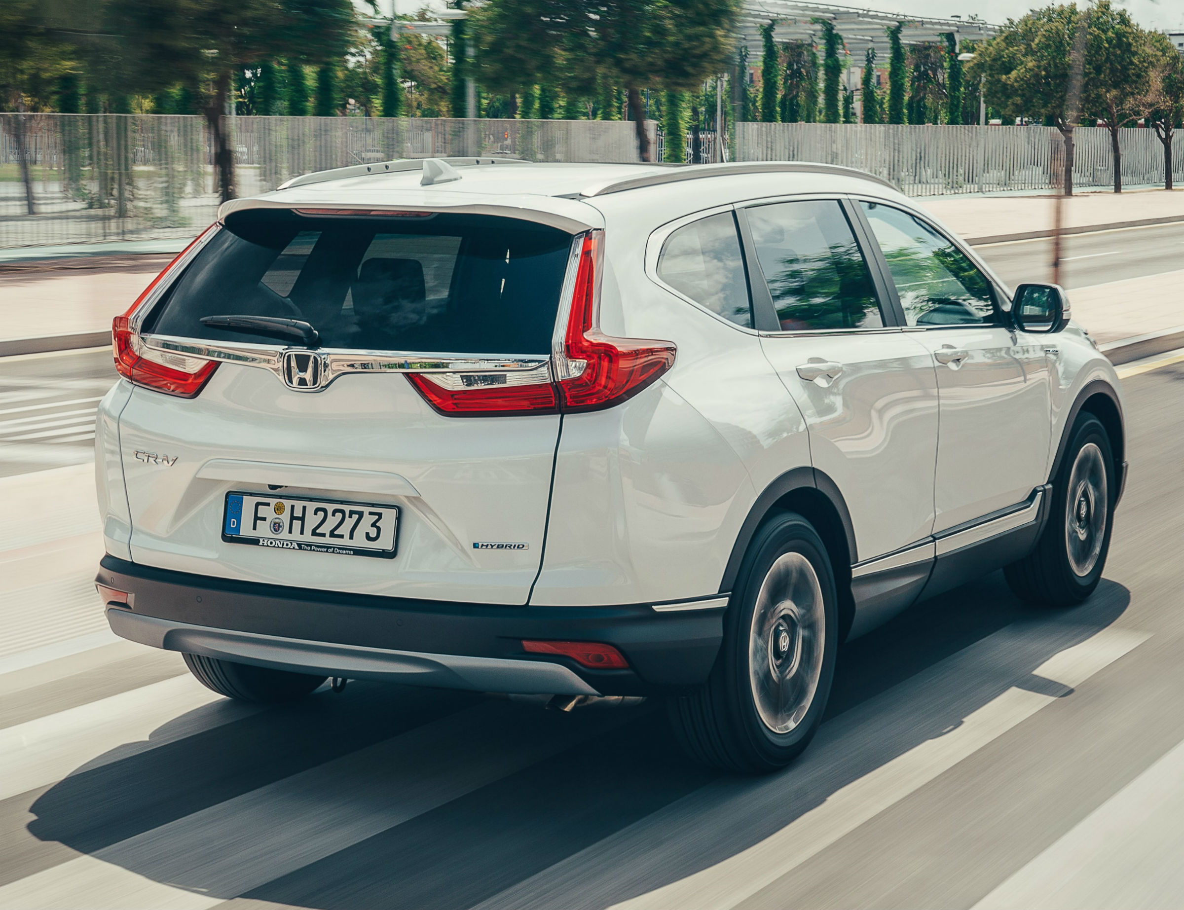 Honda CR-V hybrid cena 