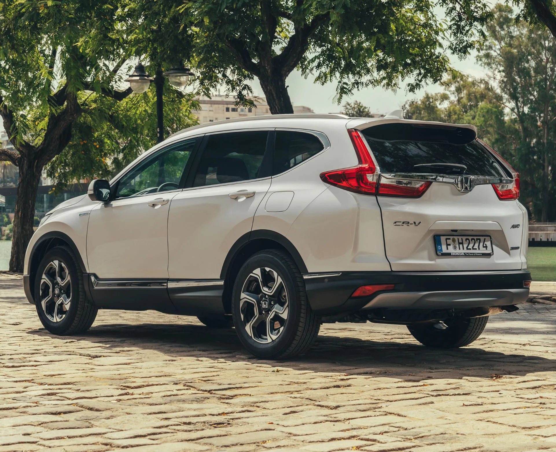 Honda CR-V hybrid cena 
