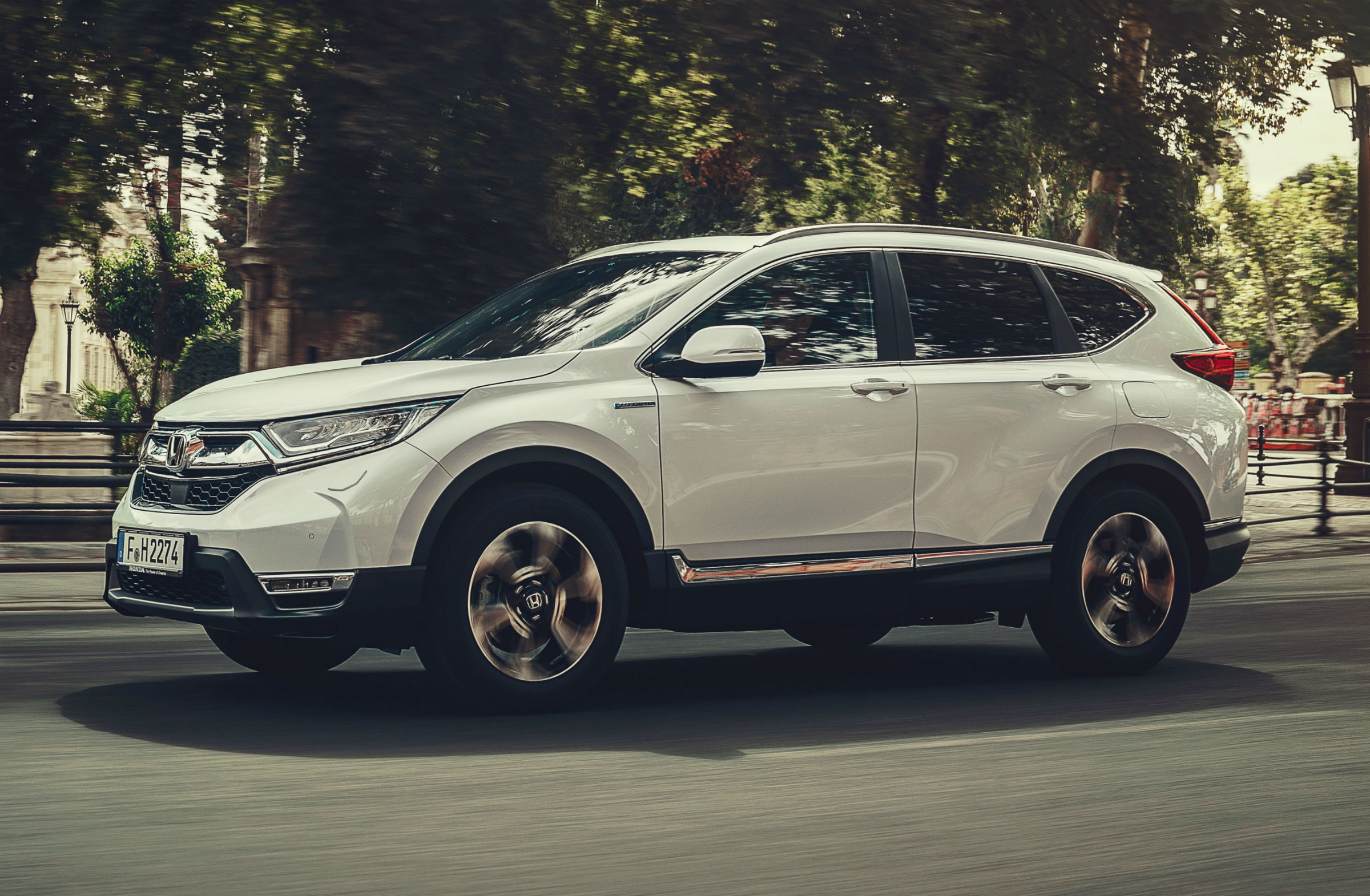 Honda CR-V hybrid cena 