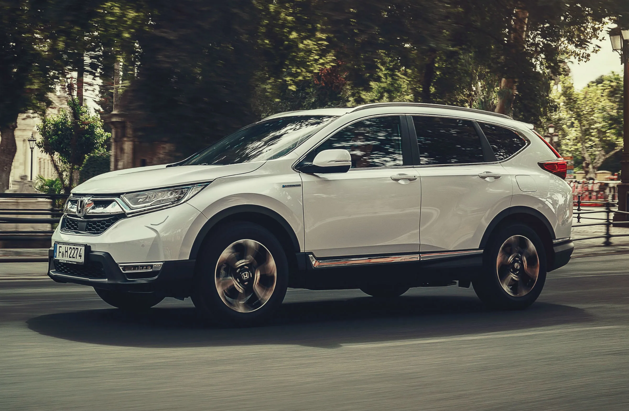 Honda CR-V hybrid cena 