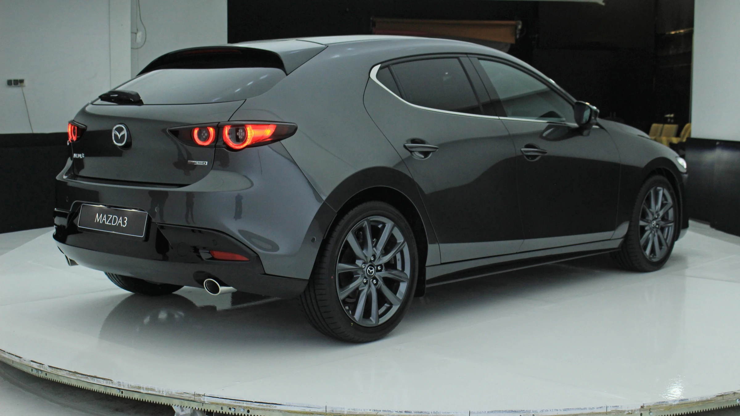 nowa Mazda 3 2019