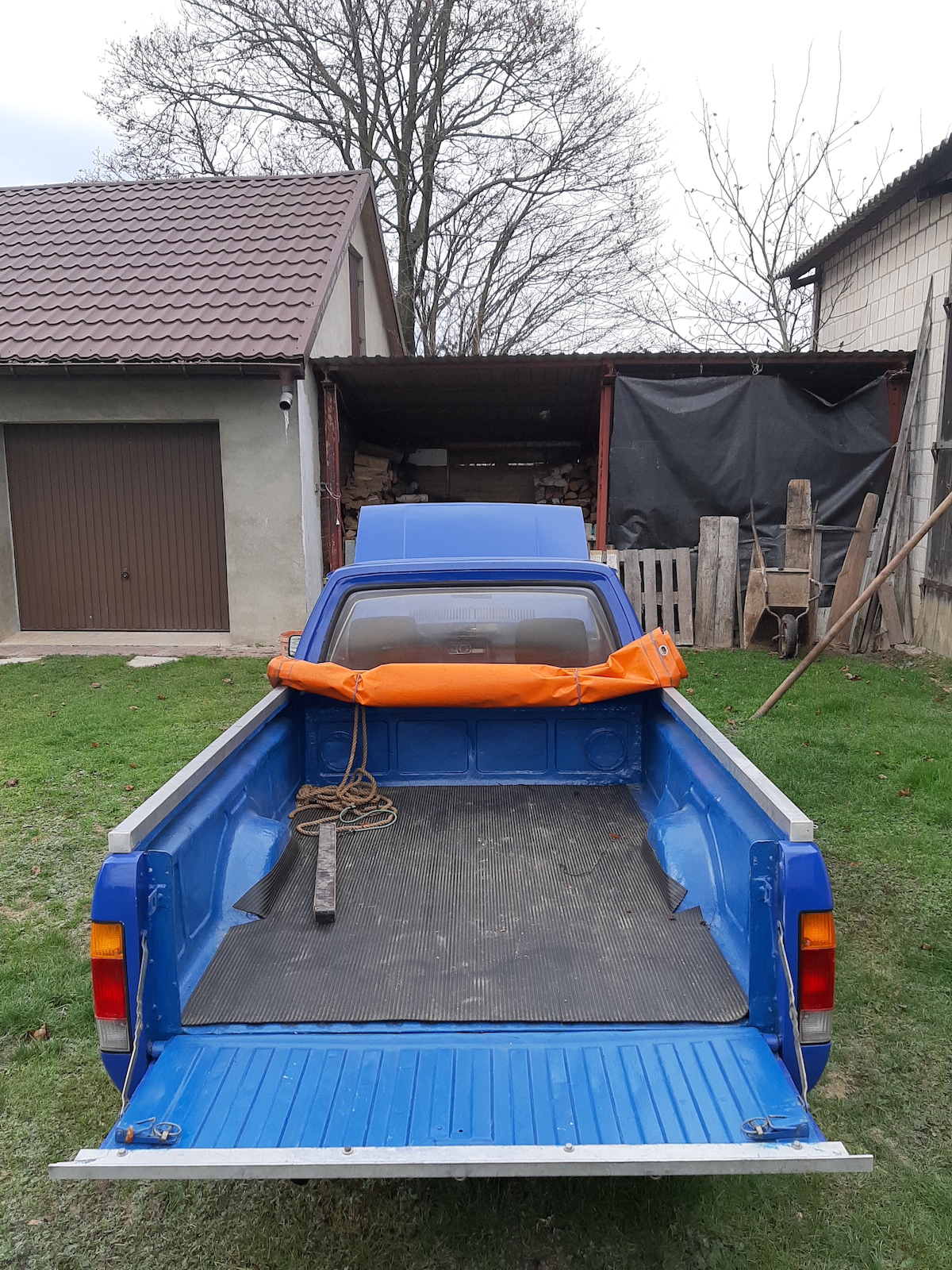 Volkswagen-Caddy-pickup