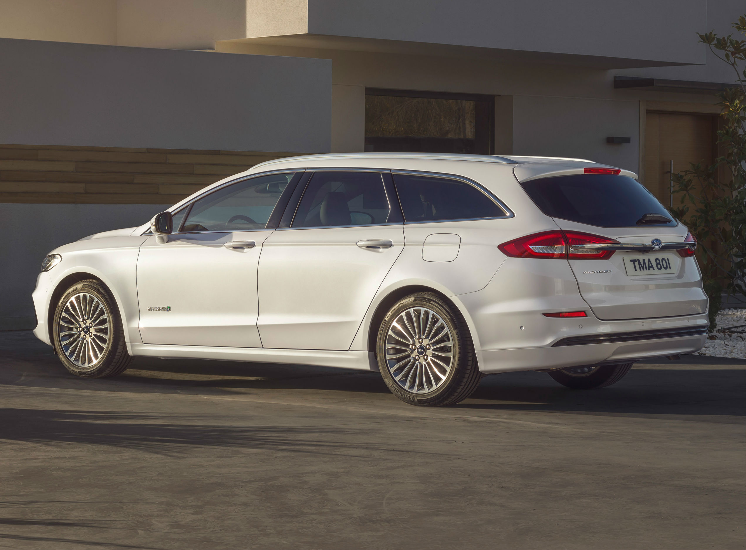 2019 Ford Mondeo lifting