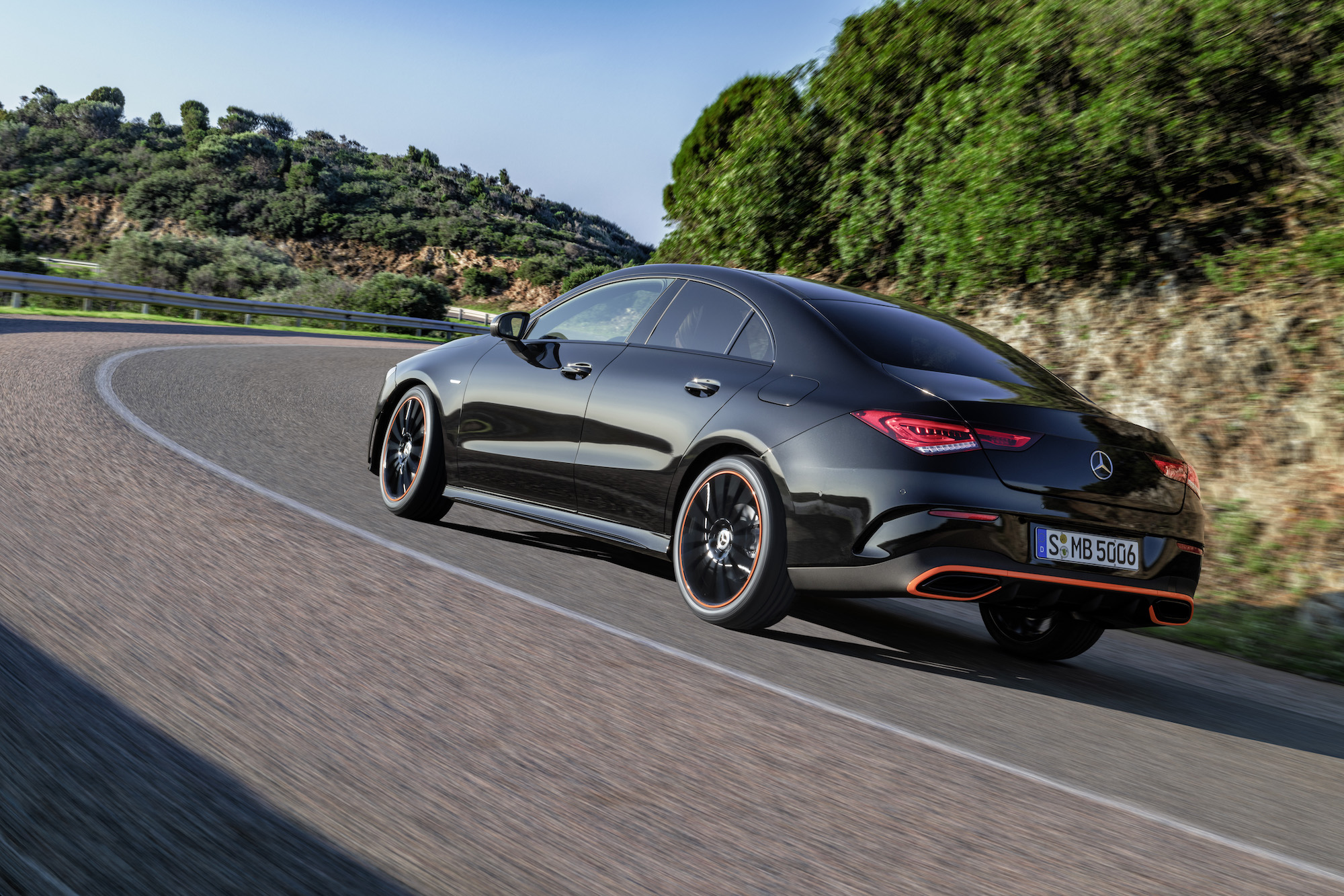 Oto nowy Mercedes CLA &#8211; większy, szerszy i jeszcze bardziej luksusowy