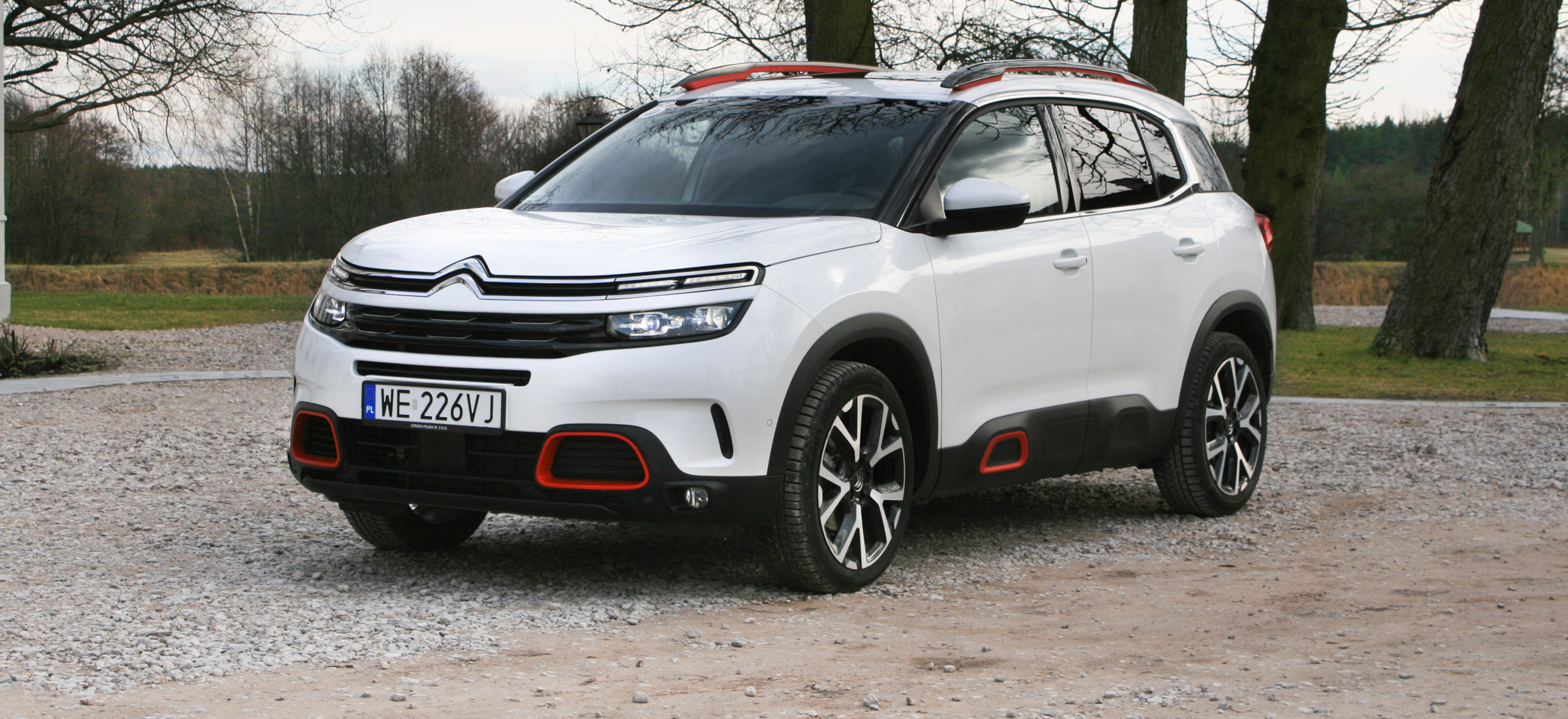 Citroen C5 Aircross próbuje być taki, jak stare Citroeny. Z niezłym skutkiem