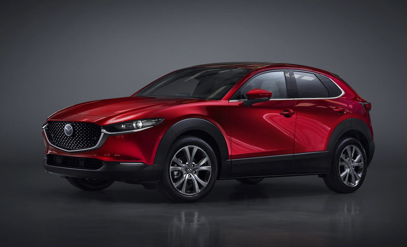 Mazda CX-30 wjeżdża do polskich salonów. Najtańsza wersja od 101 900 zł, ale lepiej ją omijać