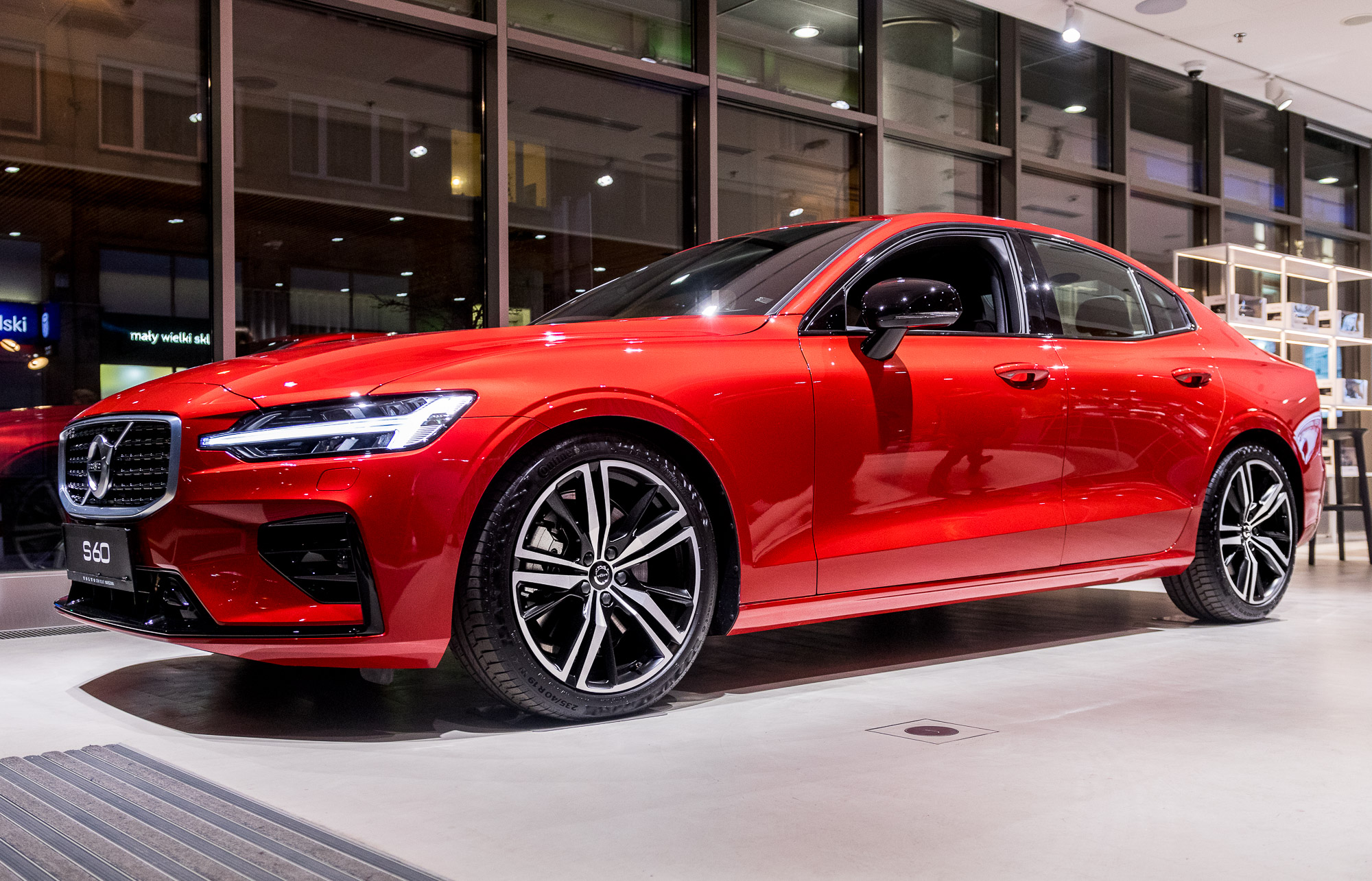 premiera Volvo S60 