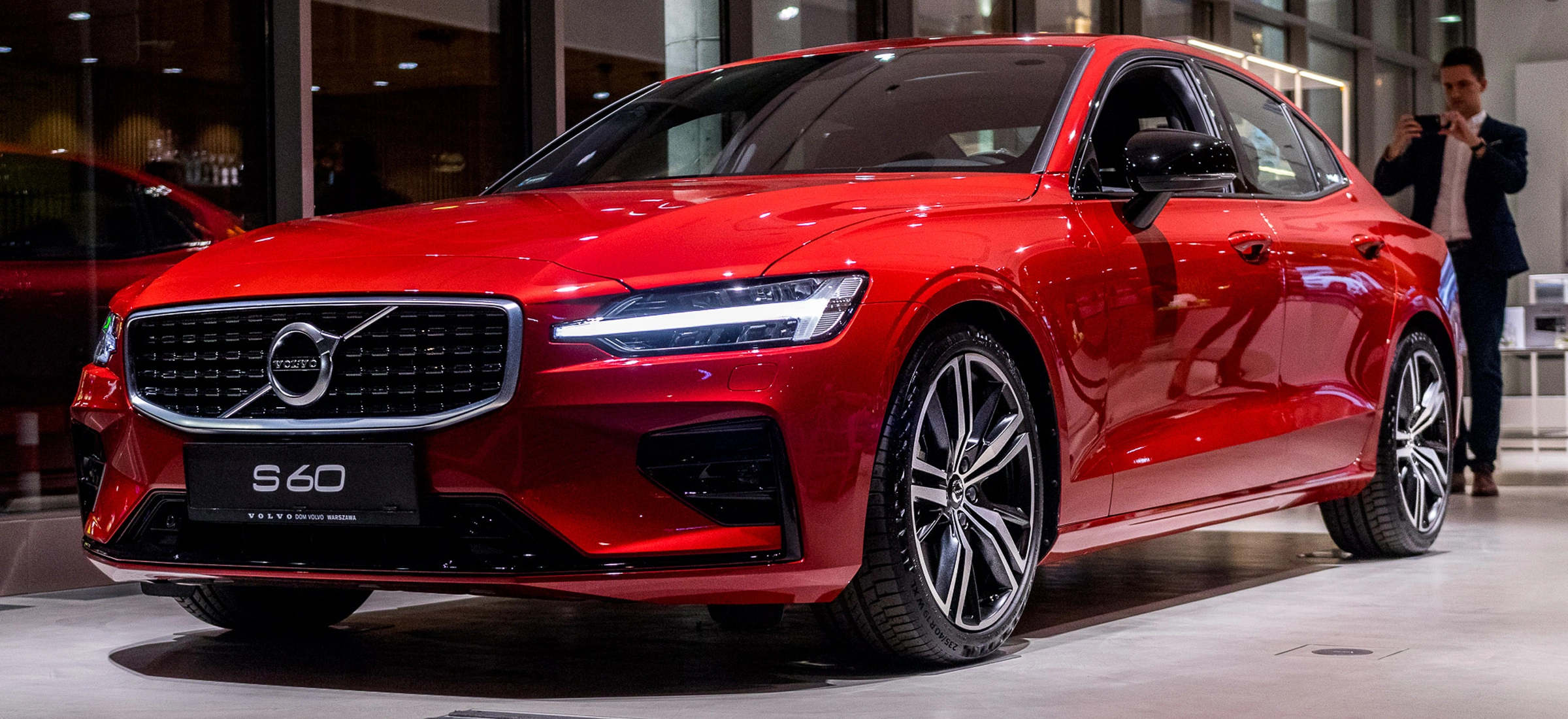 premiera Volvo S60