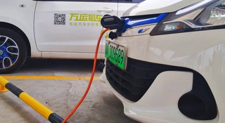 Chiński boom na auta elektryczne osiąga masę krytyczną. Ta bańka może pęknąć