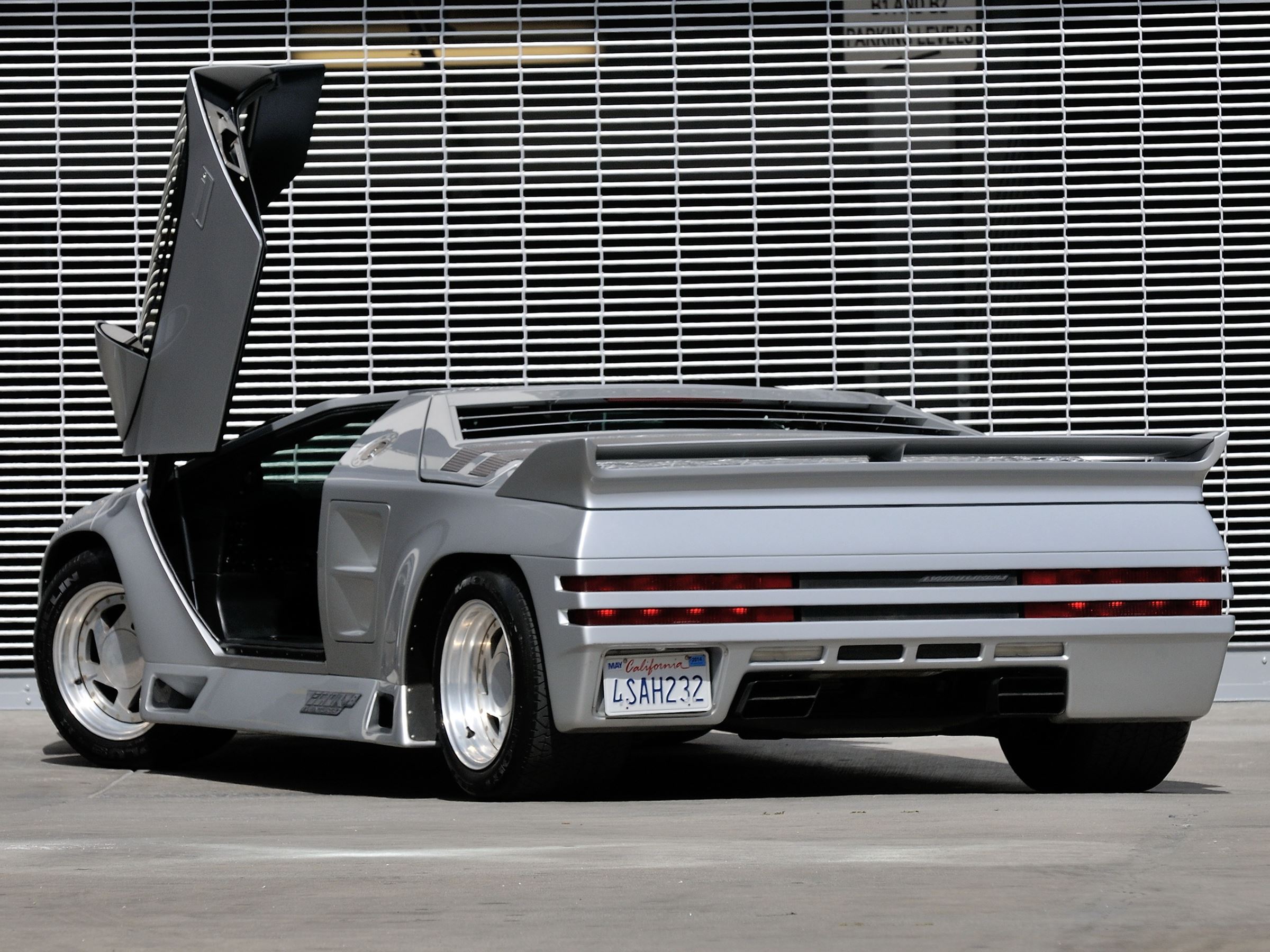 Vector W8 historia 