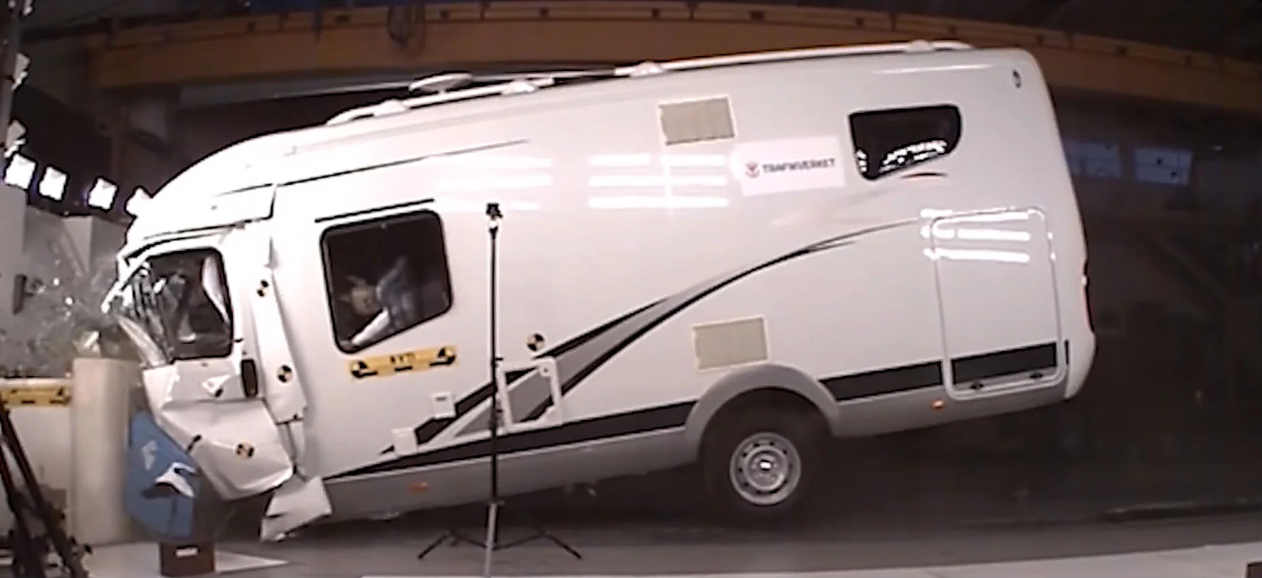 kamper test zderzeniowy