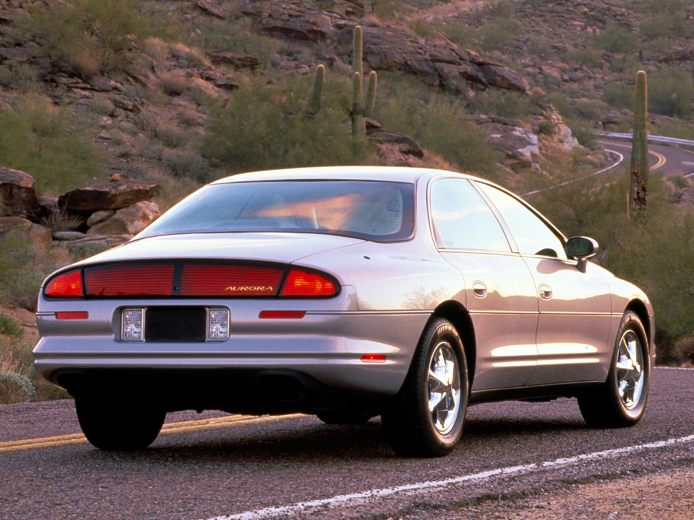 Oldsmobile Aurora historia 