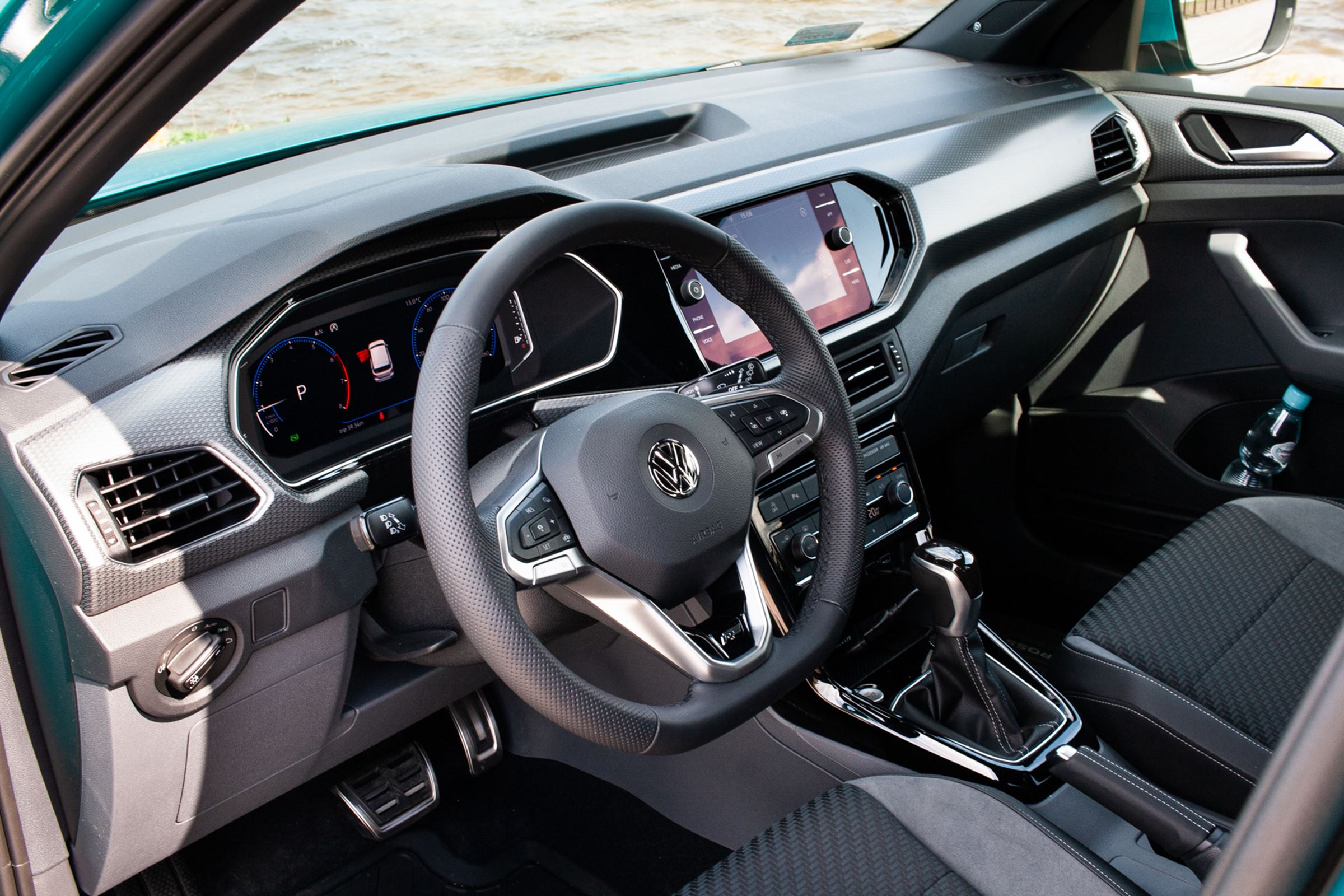 Volkswagen T-Cross 2019 test 