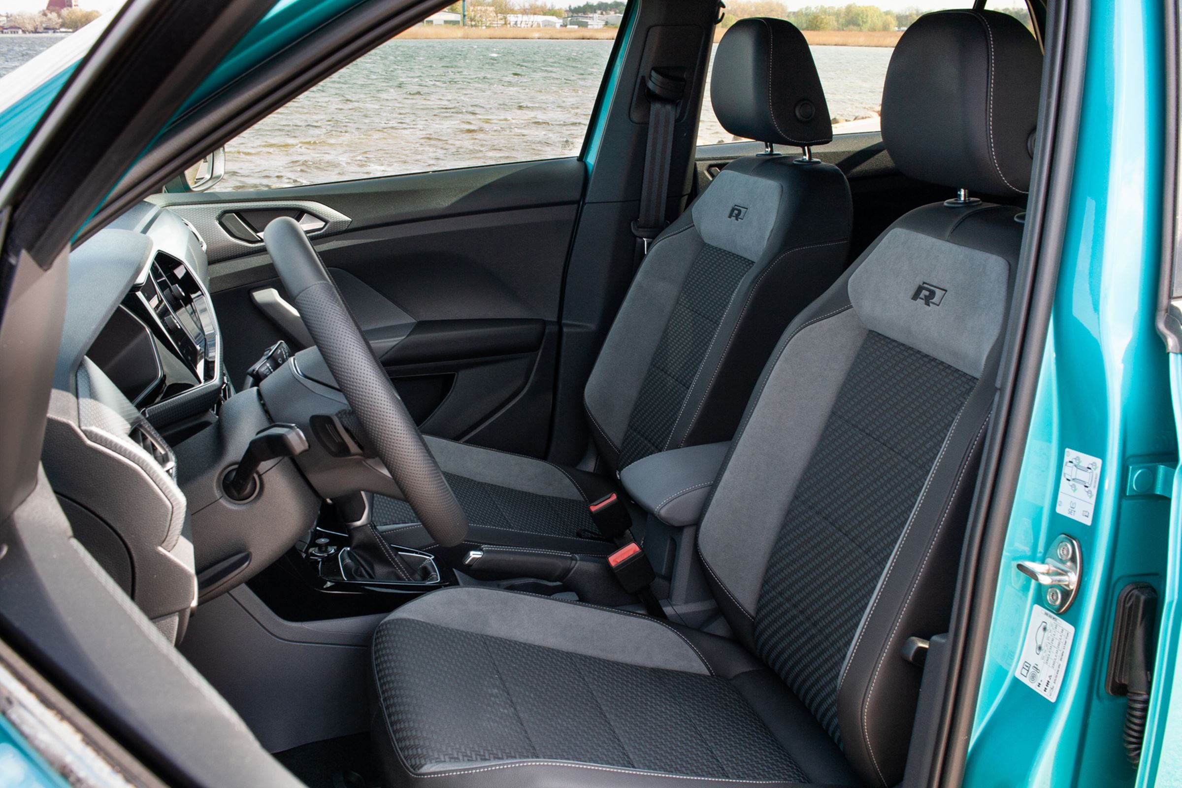 Volkswagen T-Cross 2019 test 